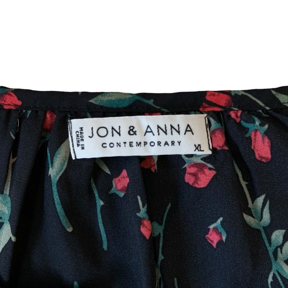Jon & Anna black red and green rose printed puff sleeve v neck blouse size XL - Picture 4 of 8